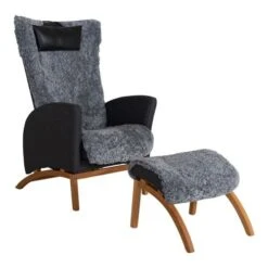 Enzo Fåtölj Med Pall Fårskinn Grå Och Fot I Ek