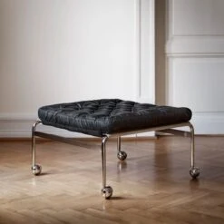 Karin 73 Fotpall Läder Elmosoft Svart